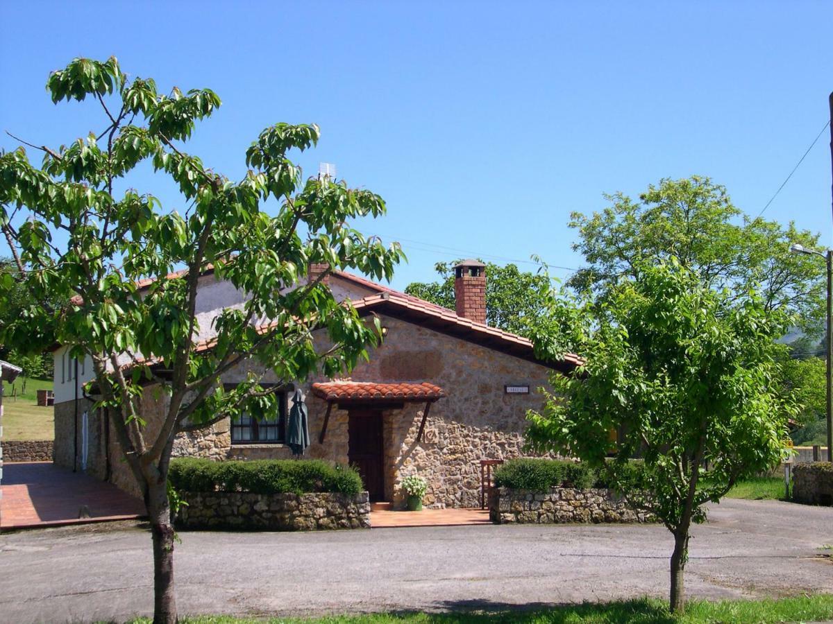 Turismo Rural El Sidron Pension Piloña Buitenkant foto